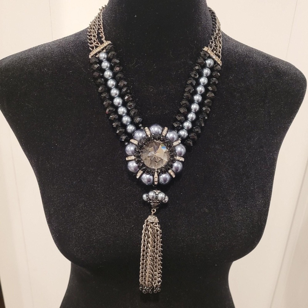 Vintage-Style Black Bead Bib Necklace Gray Faux Pearl Flower Pendant Gunmetal